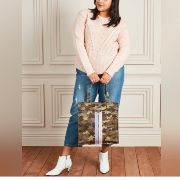 Stella & Dot Camouflage The Gamechanger Tote - Picture 12 of 12